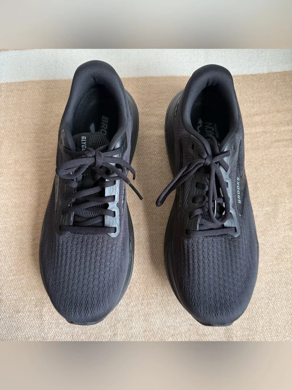 Brooks Glycerin 21 Triple Black 110419 1D
020 Medium Men's Size 9.5 New - Picture 2 of 8